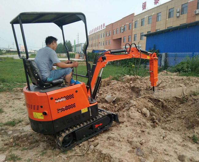 農(nóng)田改造小挖掘機